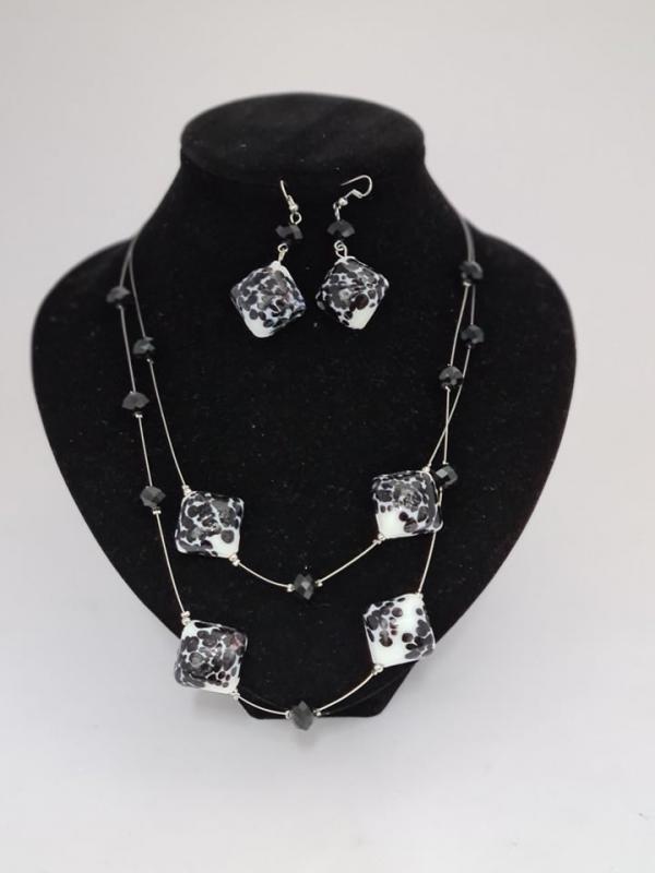 FASHION JEWELRY  FEKETE-FEHÉR SZÍNŰ