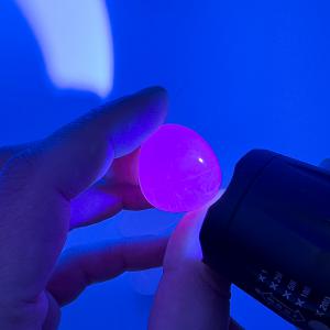 Mangano Kalcit marokkő UV aktív