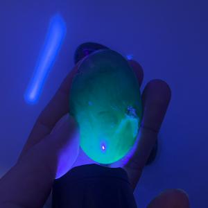 UV aktív Achát nagy marokkő