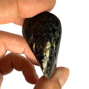 Valódi Nuummit nagy marokkő