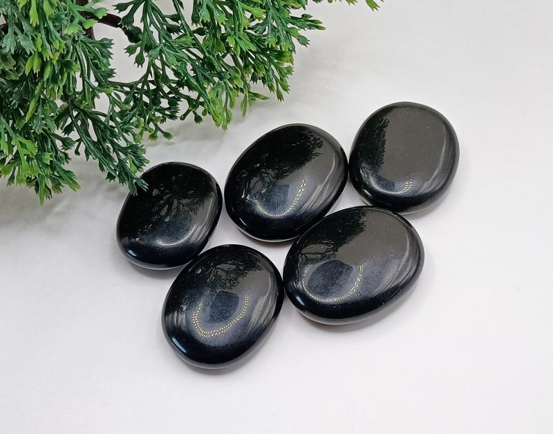 Fekete Obszidián lapos marokkő