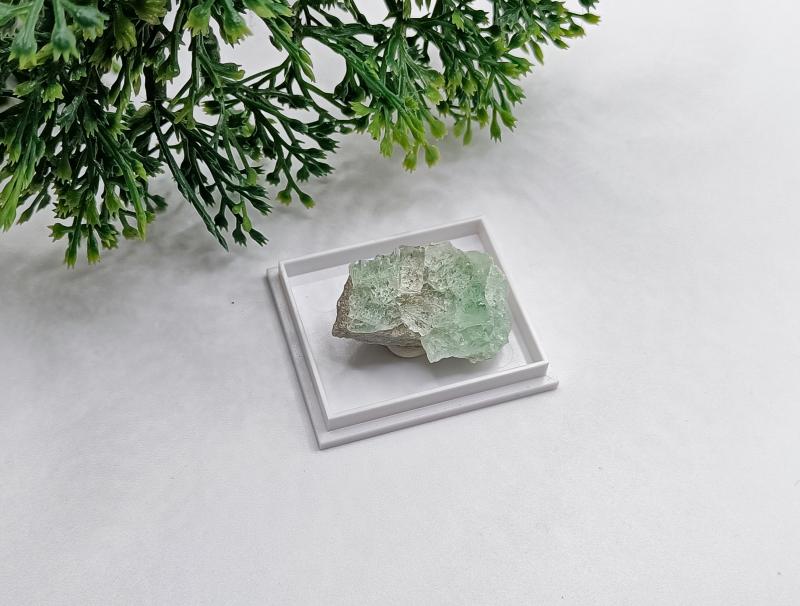 Fluorit zöld nyers dobozban
