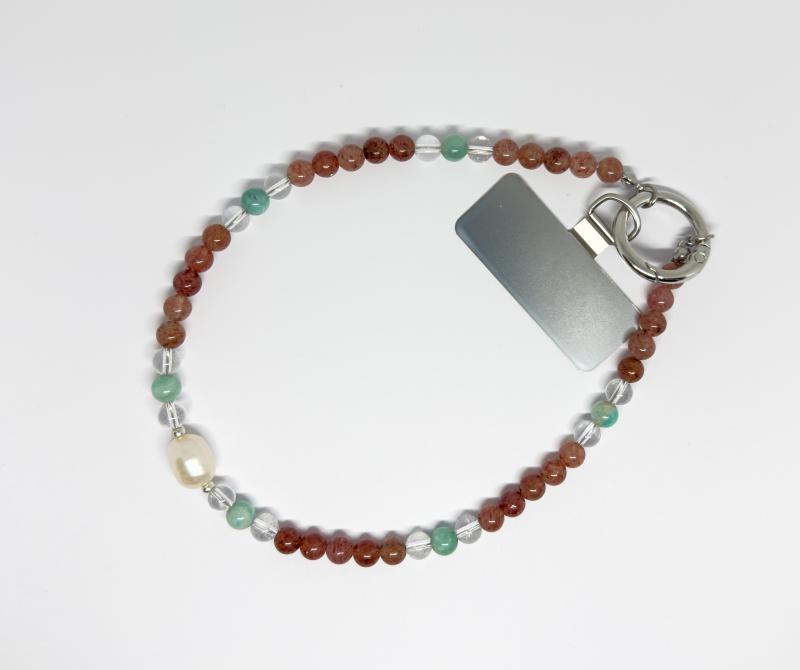 Hegyikristály-Eperkvarc-Amazonit-Tenyésztett gyöngy telefontartó lánc