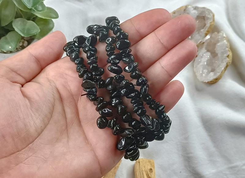 Obszidián szemcse karkötő