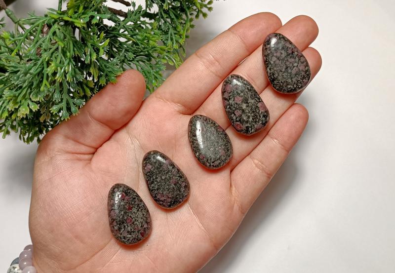 Spinell mátrixban marokkő