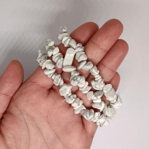 Howlit szemcse karkötő