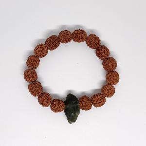 Moldavit-Rudraksha karkötő