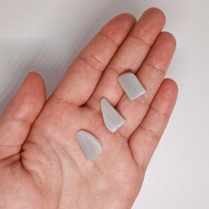 Nemesopál csiszolt marokkő