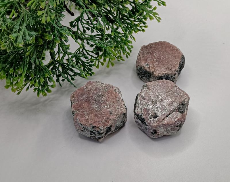 Vörös korund/Rubin nyers