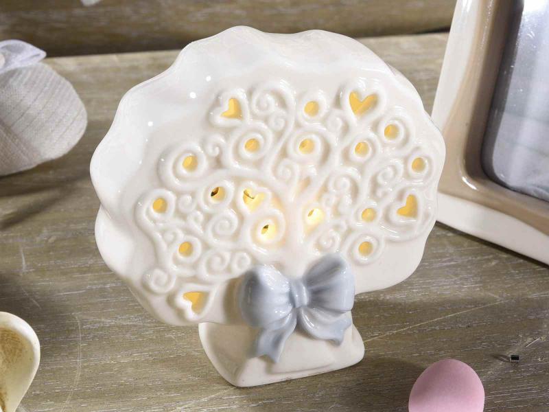 Életfa LED fénnyel, kék masnival díszítve