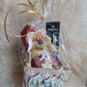 Fa ajándékbox/csomag kézkrémmel, tollal