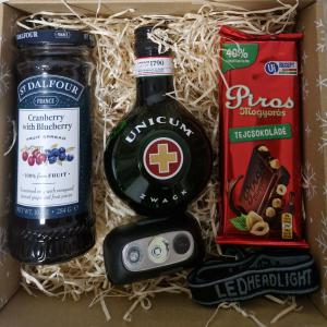 Karácsonyi ajándékbox Férfiaknak Unicummal és fejlámpával