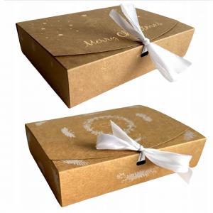 Karácsonyi ajándékbox tusfürdővel, illatosítóval, tollal, csokoládéval