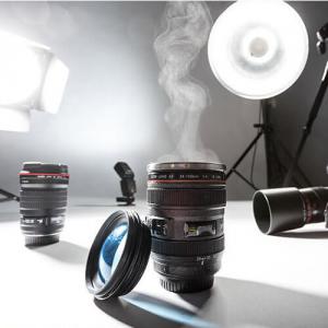 Objektív formájú termoszos bögre