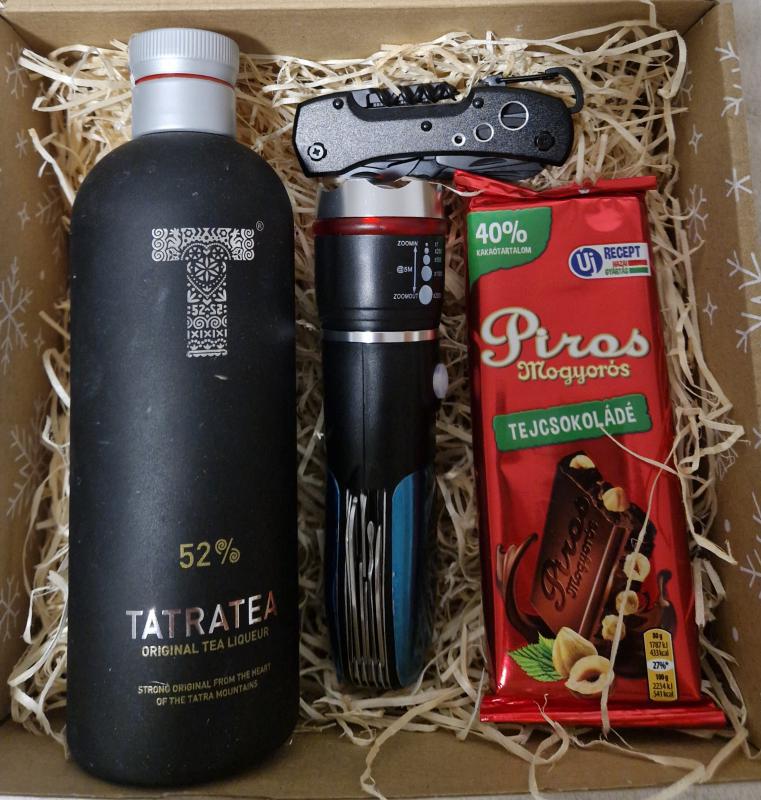 Karácsonyi ajándékbox Férfiaknak Tatra Teával és zsebkéssel