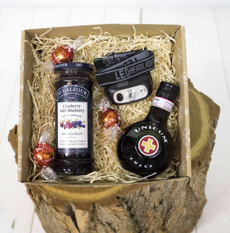Karácsonyi ajándékbox Férfiaknak Unicummal és fejlámpával