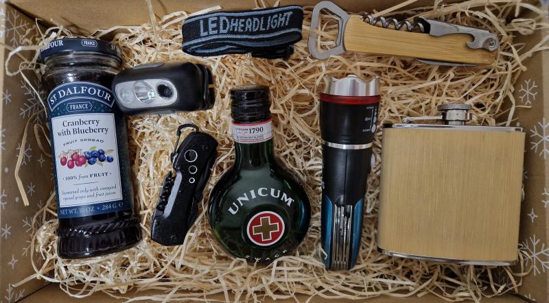 Karácsonyi ajándékbox Férfiaknak Unicummal és flaskával