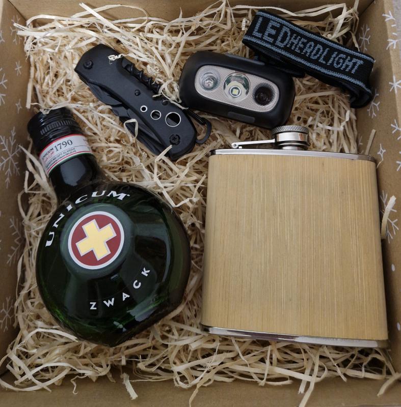 Karácsonyi ajándékbox Férfiaknak Unicumos kis doboz