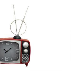 Asztali retro TV formájú óra