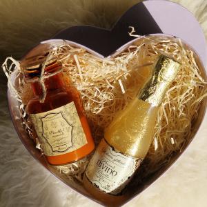 Csillogó tusfürdő és illatgyertya box