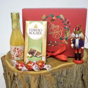 Karácsonyi ajándékbox diótörővel, tusfürdővel, csokoládéval