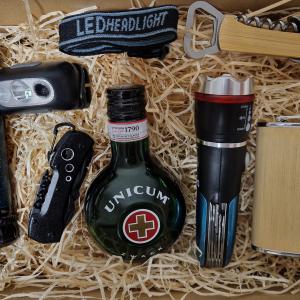 Karácsonyi ajándékbox Férfiaknak Unicummal és flaskával