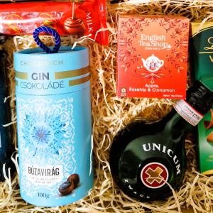 Karácsonyi Unicum ajándékbox gines csokoládéval