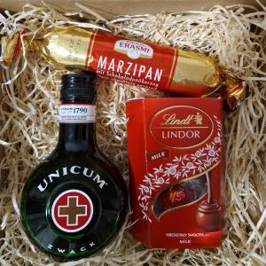 Karácsonyi Unicum ajándékbox marcipánkenyérrel