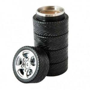 Kerék, gumis formájú termoszos bögre férfiaknak