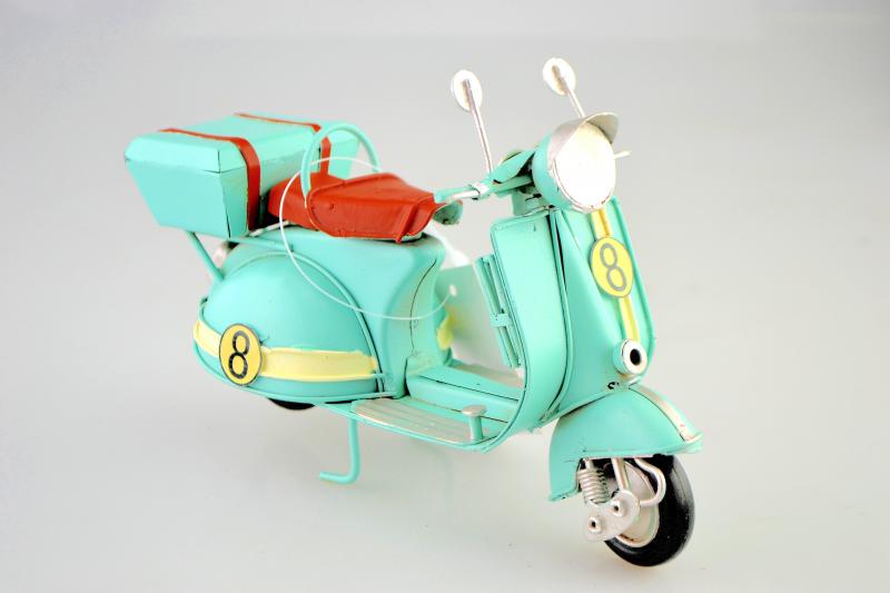 Vespa robogó makett, retro