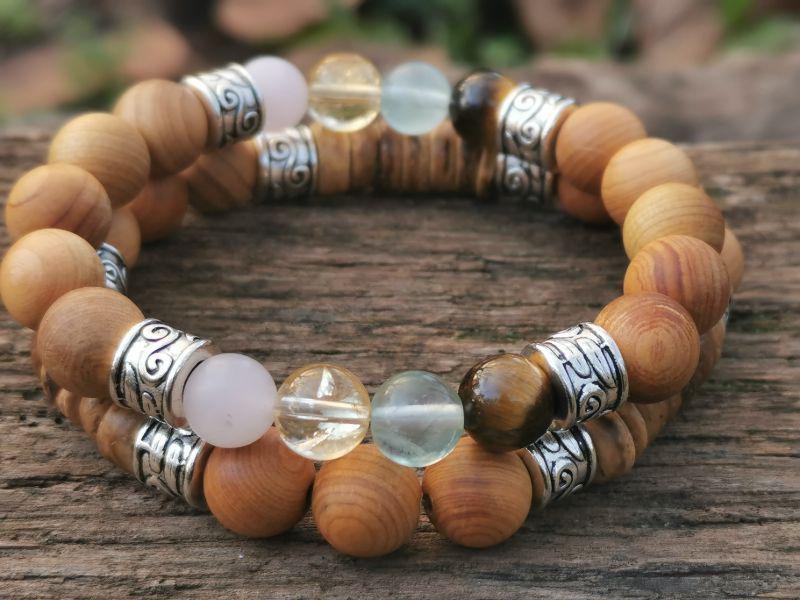 Szantálfa-Kókusz-Ásvány karkötő szett