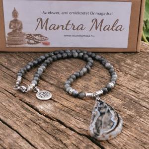 Larvikit nyaklánc achát szelet medállal