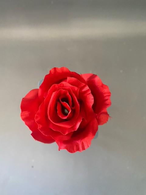 tálcás selyemvirágfej szatén nyiló rózsafej