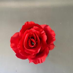 tálcás selyemvirágfej szatén nyiló rózsafej