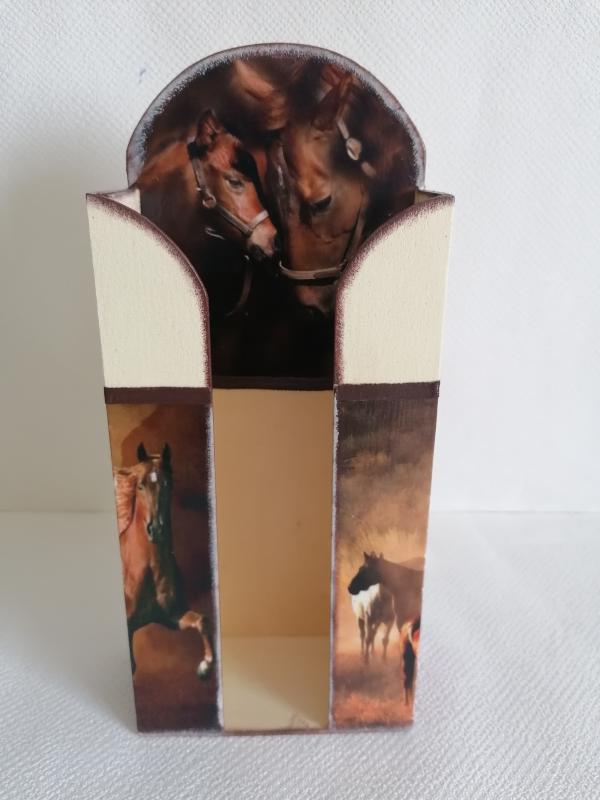 Papírzsebkendő tartó 19