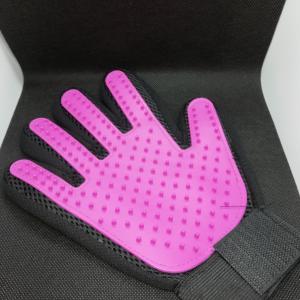 Fésű kesztyű kutyáknak és macskáknak