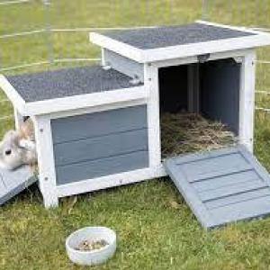 Trixie Small Animal Home - faház (szürke,fehér) nyulak részére (70x43x45cm)