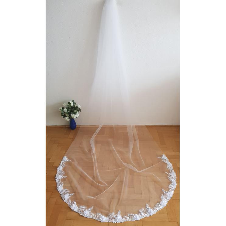 1 rétegű, 3D virágos, csipkés szélű HÓFEHÉR, 3 méteres menyasszonyi fátyol (94.1)