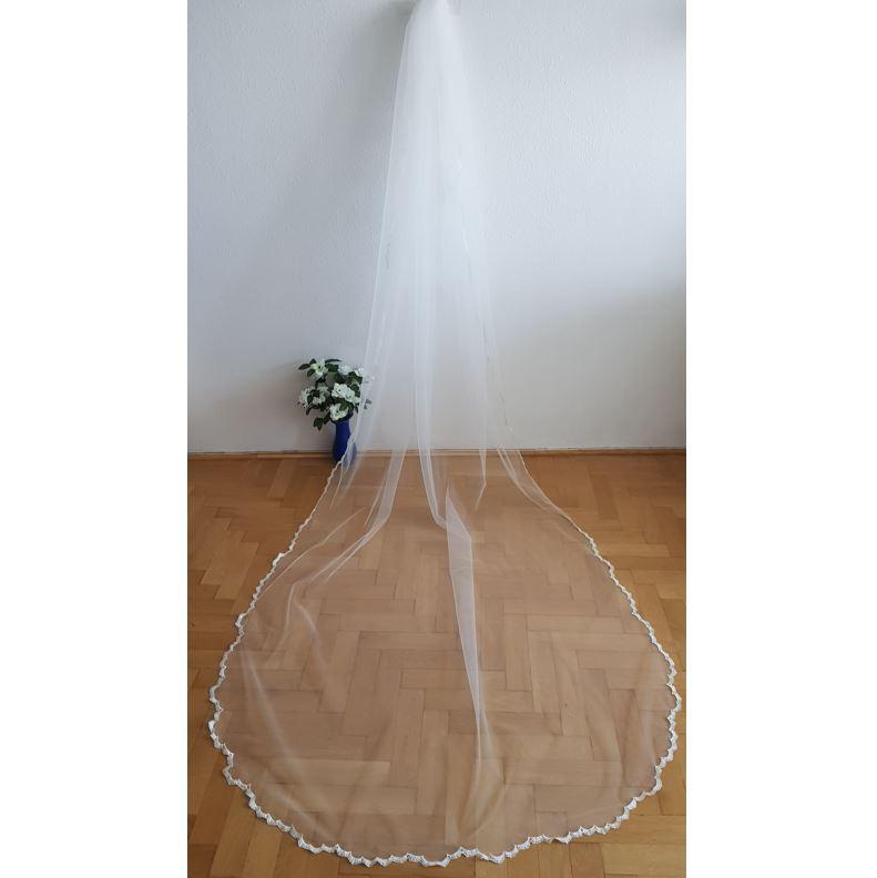 1 rétegű, csipkés szélű EKRÜ, 3 méteres menyasszonyi fátyol (84.2)