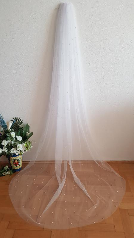1 rétegű, gyöngyös HÓFEHÉR, 2,4 méteres menyasszonyi fátyol (83.1)