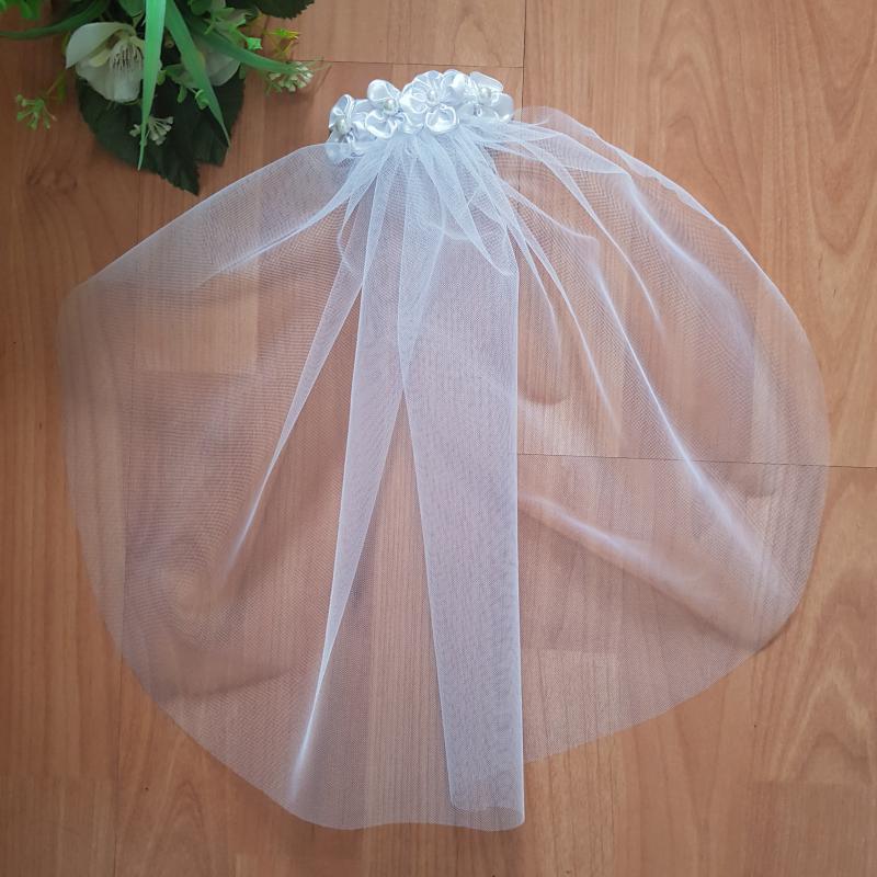 1 rétegű, gyöngyös szatén virágos, HÓFEHÉR MINI menyasszonyi fátyol (42.1)