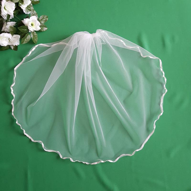 1 rétegű, hullámos szatén szélű, EKRÜ menyasszonyi fátyol (9.2)