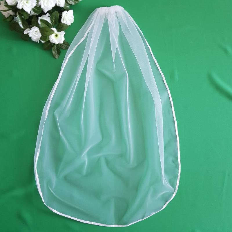 1 rétegű, szatén szélű, EKRÜ menyasszonyi fátyol (15.2)