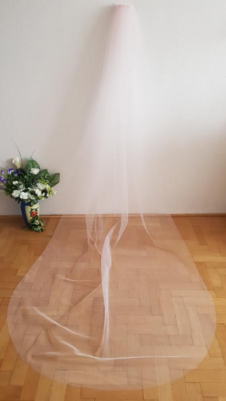 1 rétegű, szegetlen szélű, HALVÁNY PÚDER / RÓZSASZÍN, 3 méteres menyasszonyi fátyol (34.3)