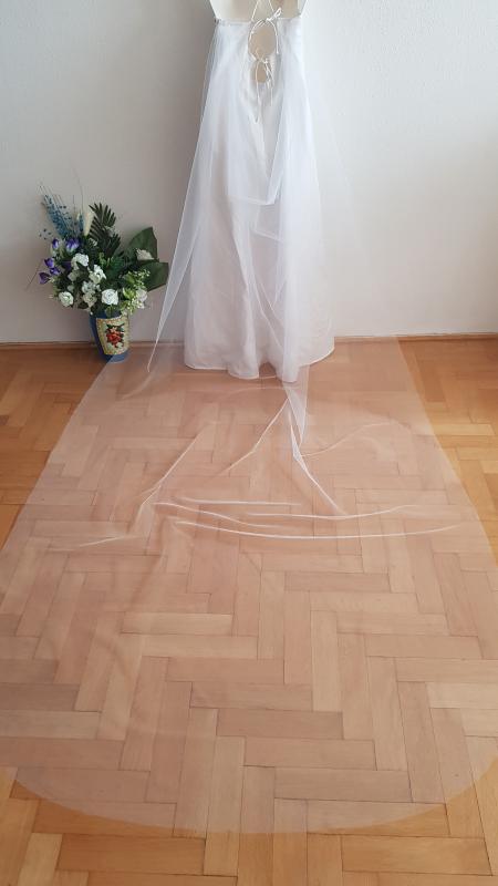 1 rétegű, szegetlen szélű, HÓFEHÉR, 3 méteres menyasszonyi váll fátyol, cape fátyol, palást (35.1)