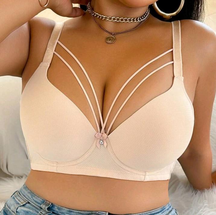 105D-s méretű, bézs színű / testszínű szivacsos melltartó díszpántokkal