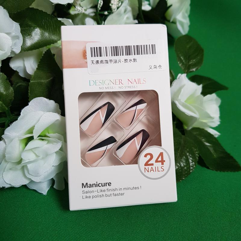 24db-os szűkített négyzet alakú DIY műköröm szett folyékony ragasztóval – fekete - fehér