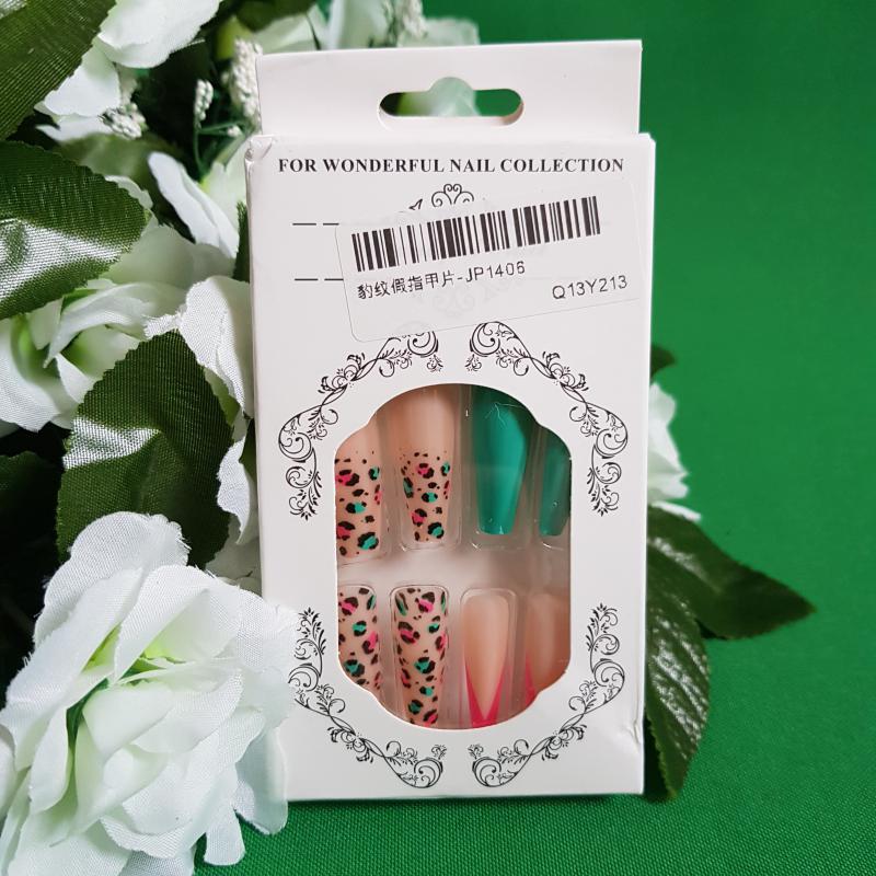 24db-os szűkített négyzet alakú DIY műköröm szett folyékony ragasztóval – párduc mintás