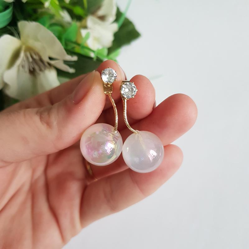 AB színű óriás gyöngyös, apró strasszköves fülbevaló