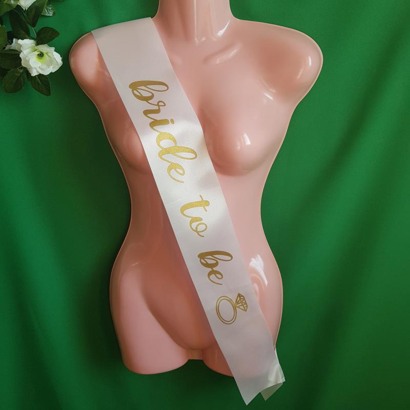 Bride to be feliratú szatén vállszalag lánybúcsúra